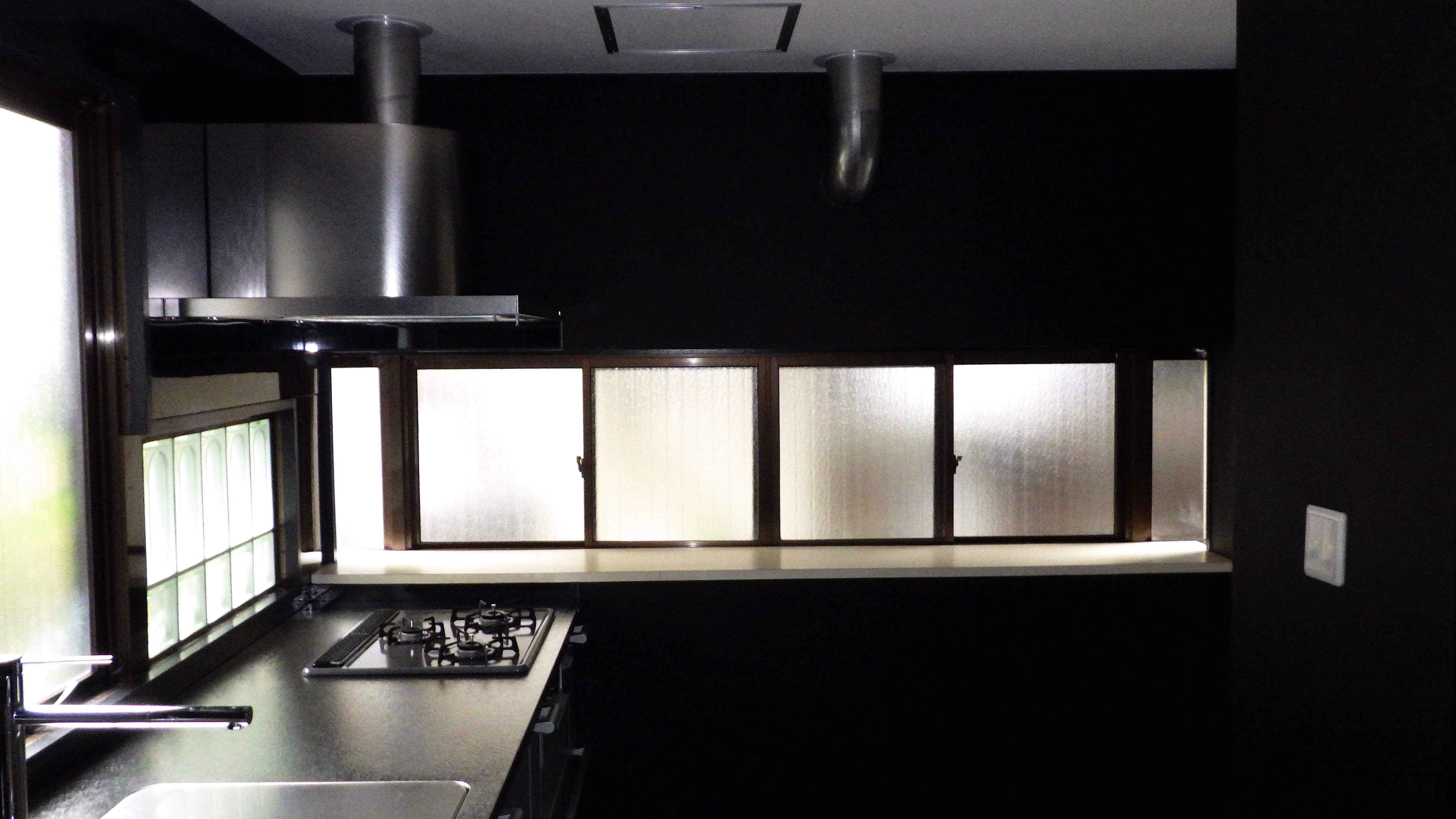 キッチンの光の差し込みの画像