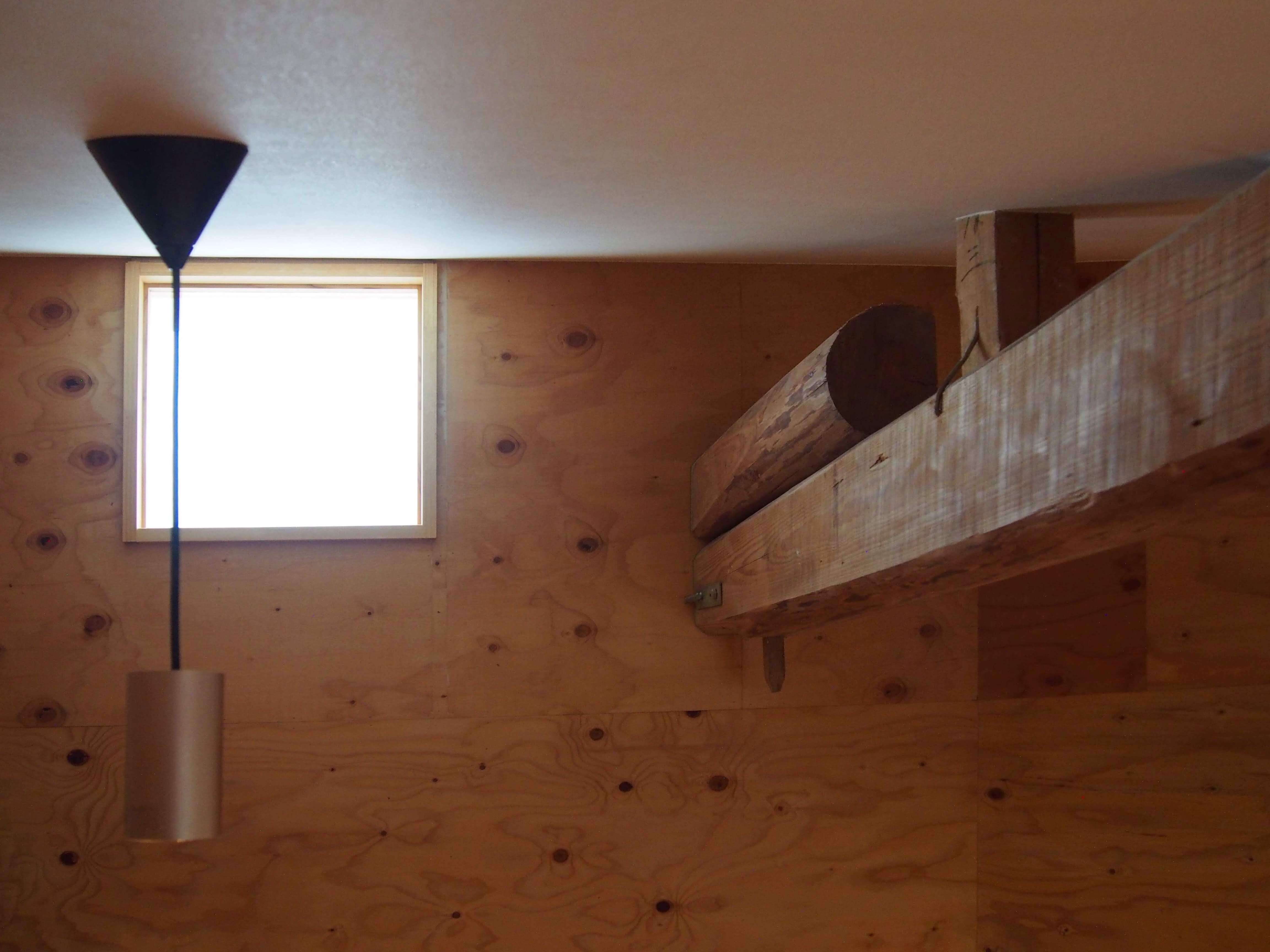 >天窓からの光の画像