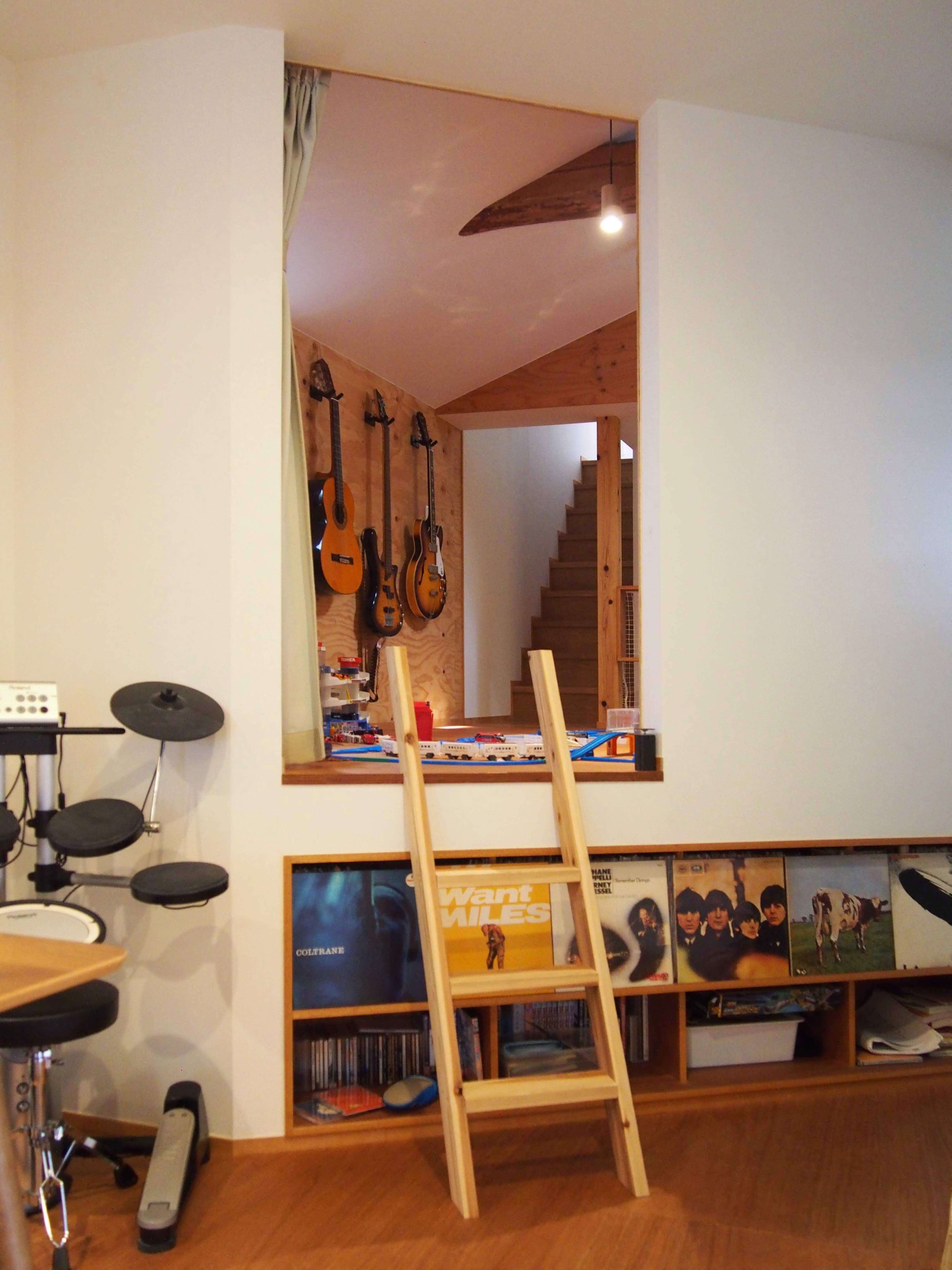 ダイニングからロフトを見るの画像